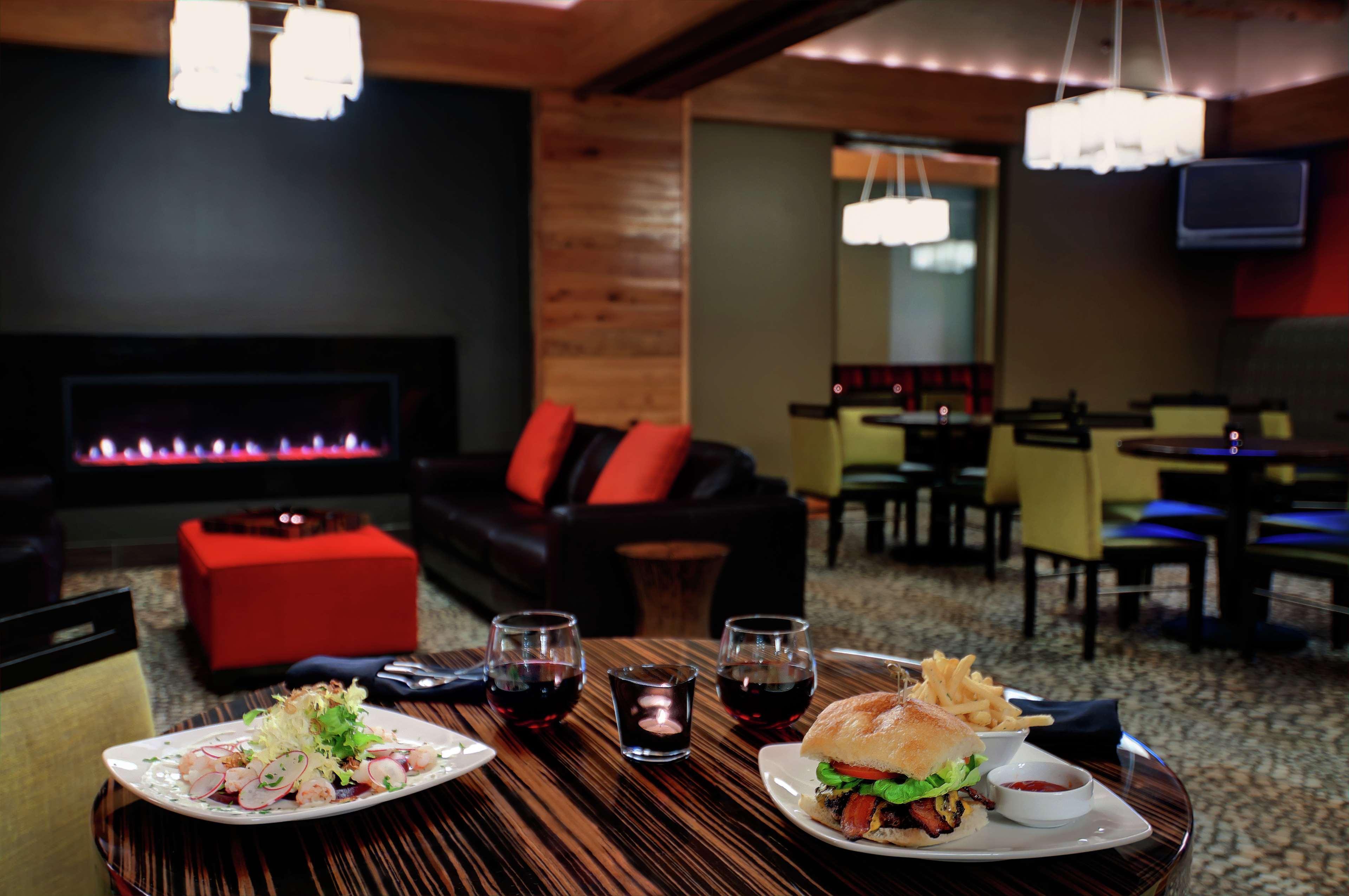 Hotel Doubletree By Hilton Portland Esterno foto