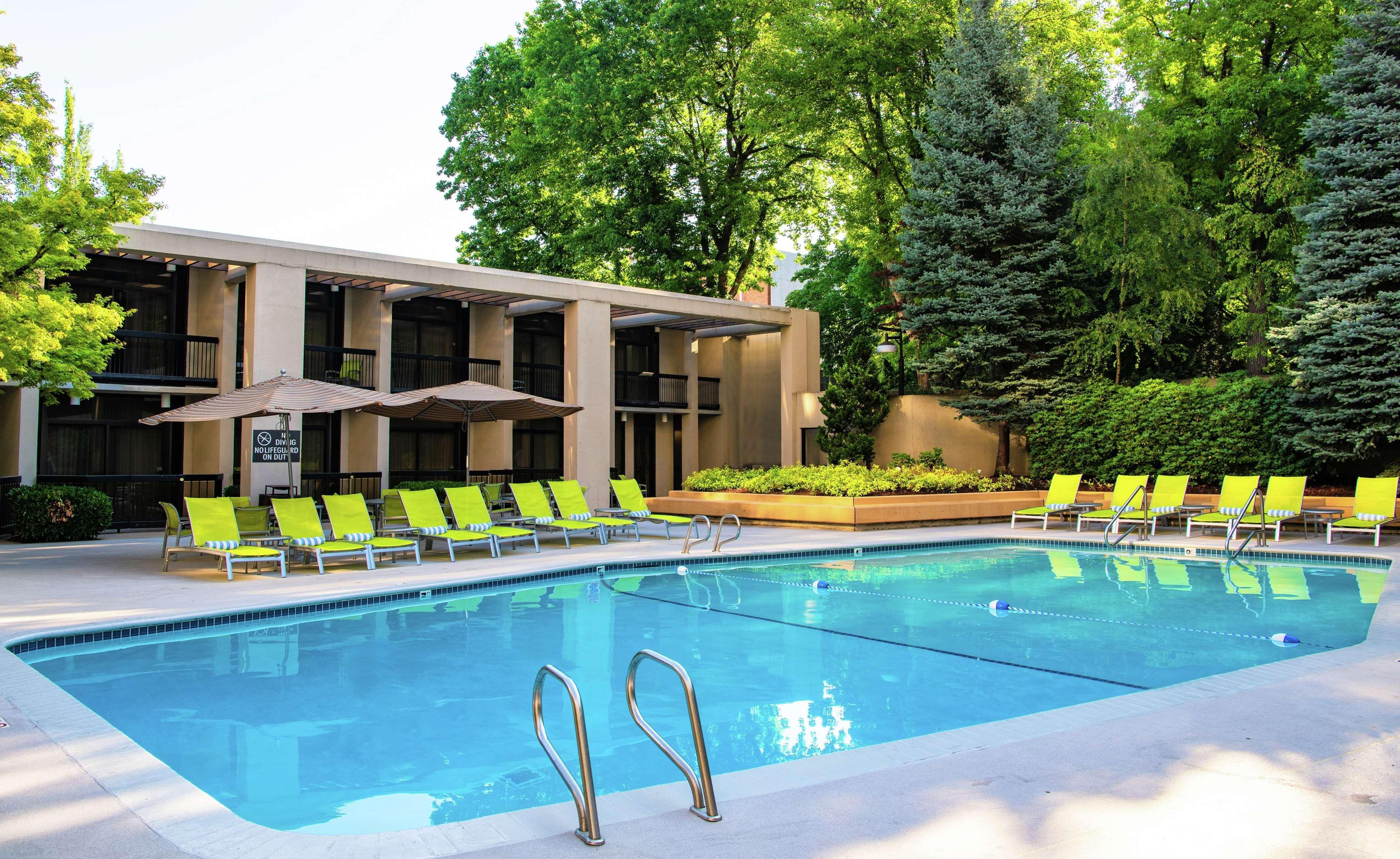 Hotel Doubletree By Hilton Portland Esterno foto