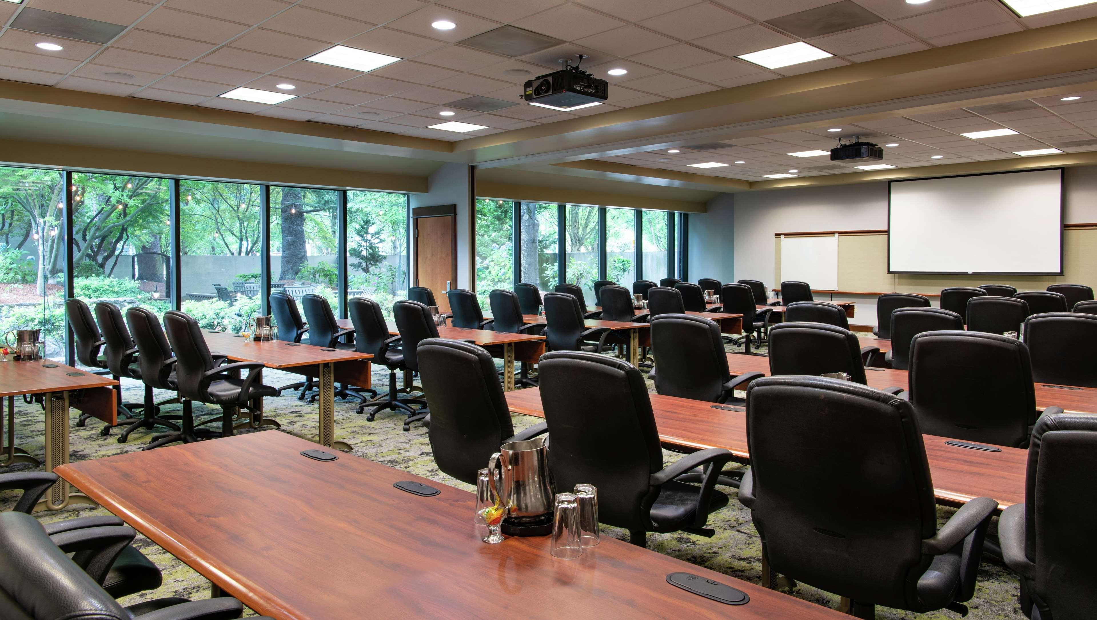 Hotel Doubletree By Hilton Portland Esterno foto