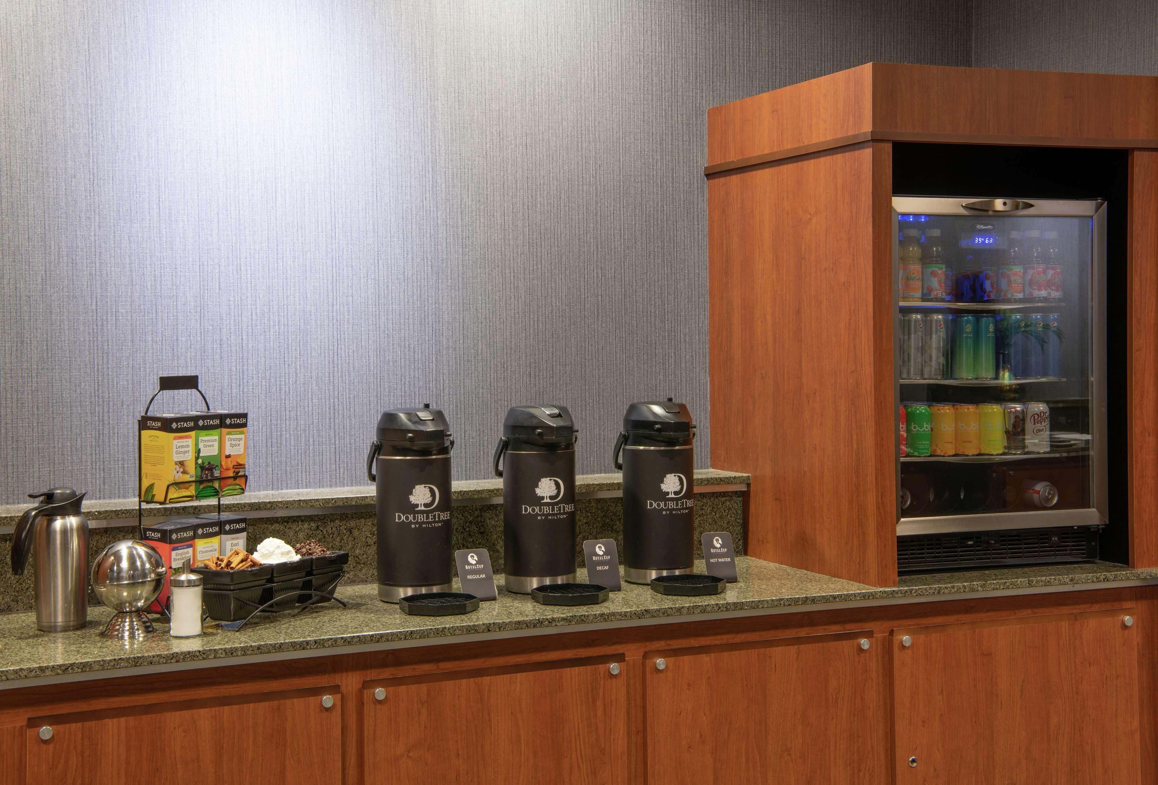 Hotel Doubletree By Hilton Portland Esterno foto