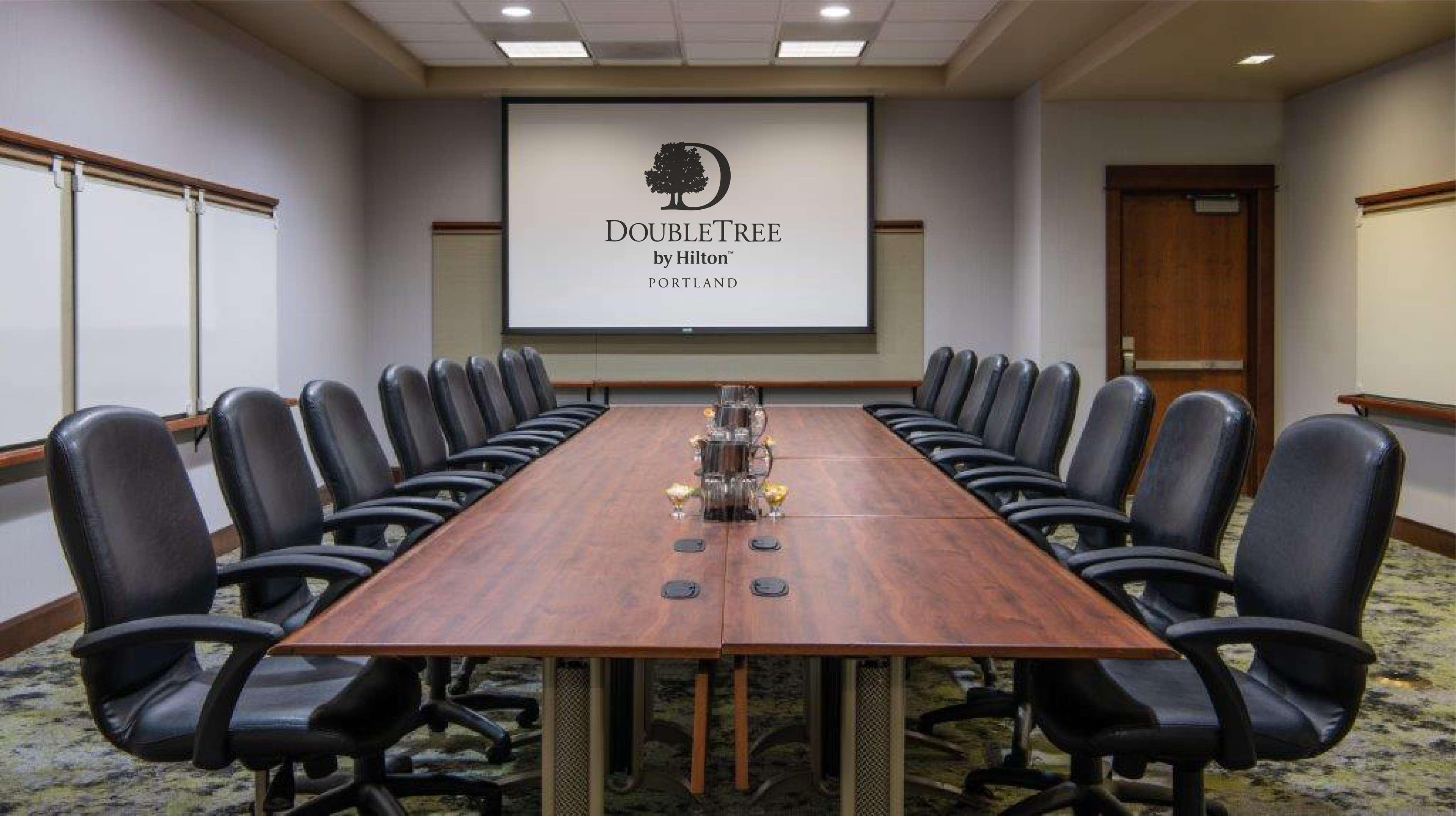 Hotel Doubletree By Hilton Portland Esterno foto