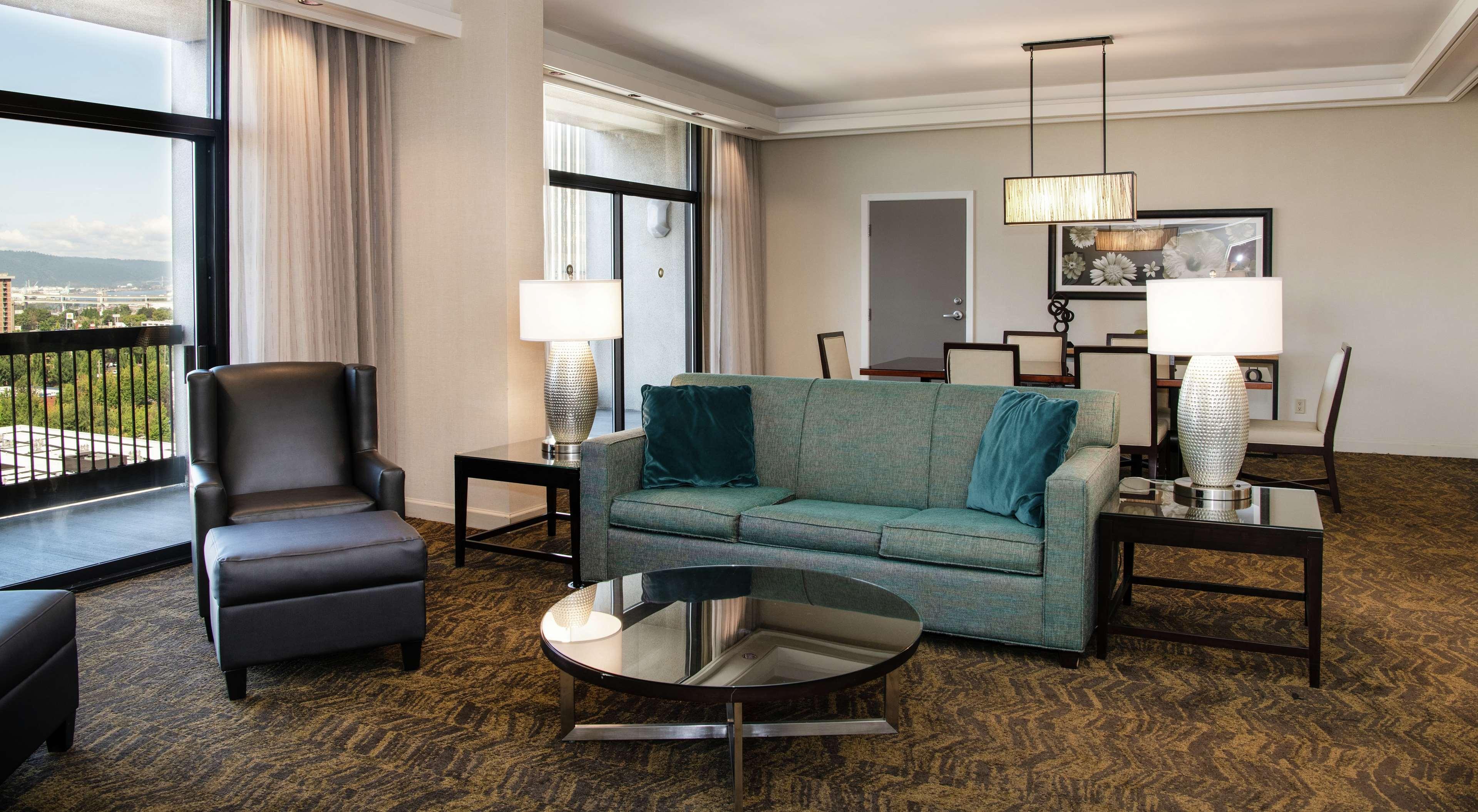 Hotel Doubletree By Hilton Portland Esterno foto