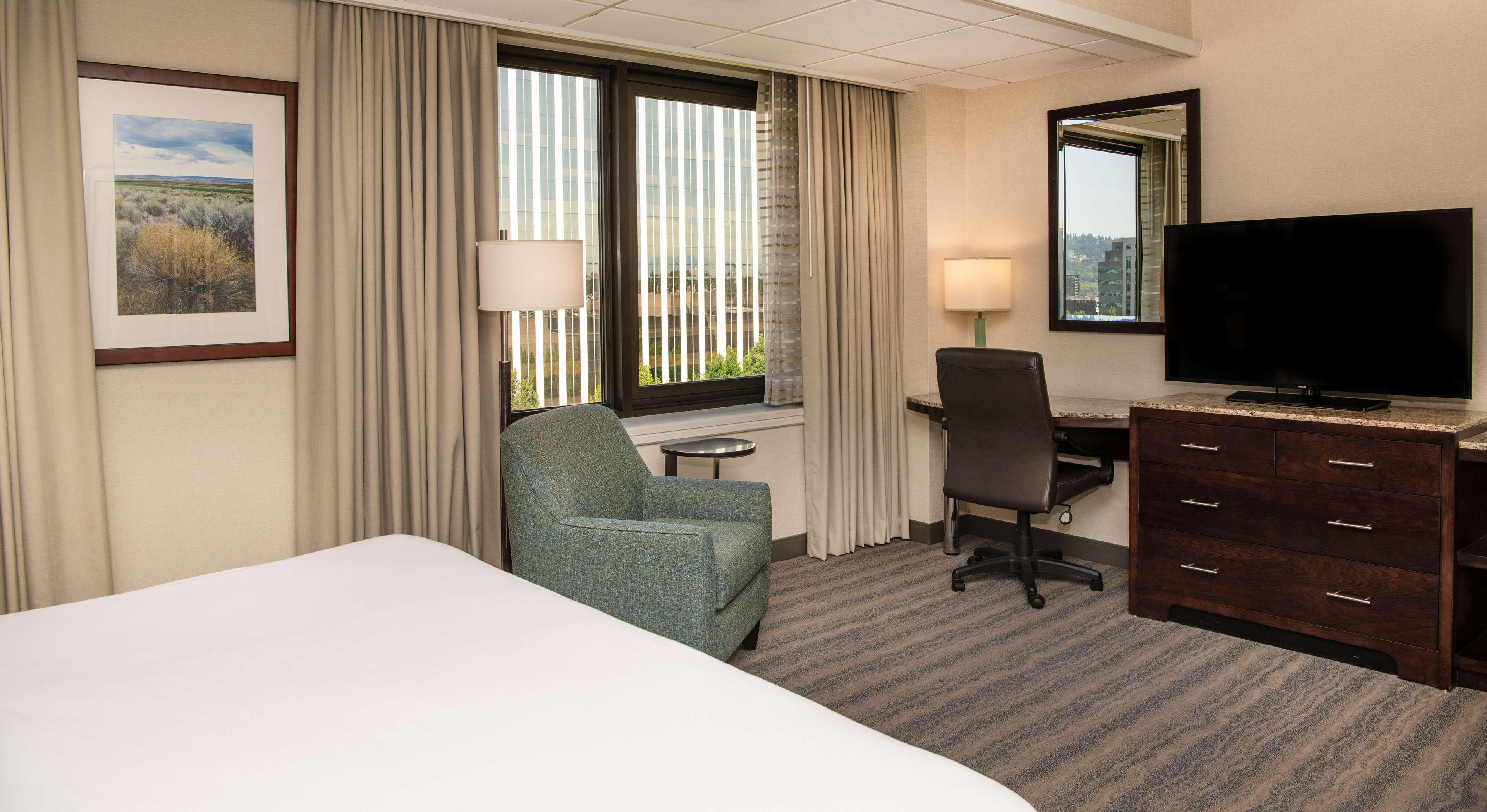 Hotel Doubletree By Hilton Portland Esterno foto