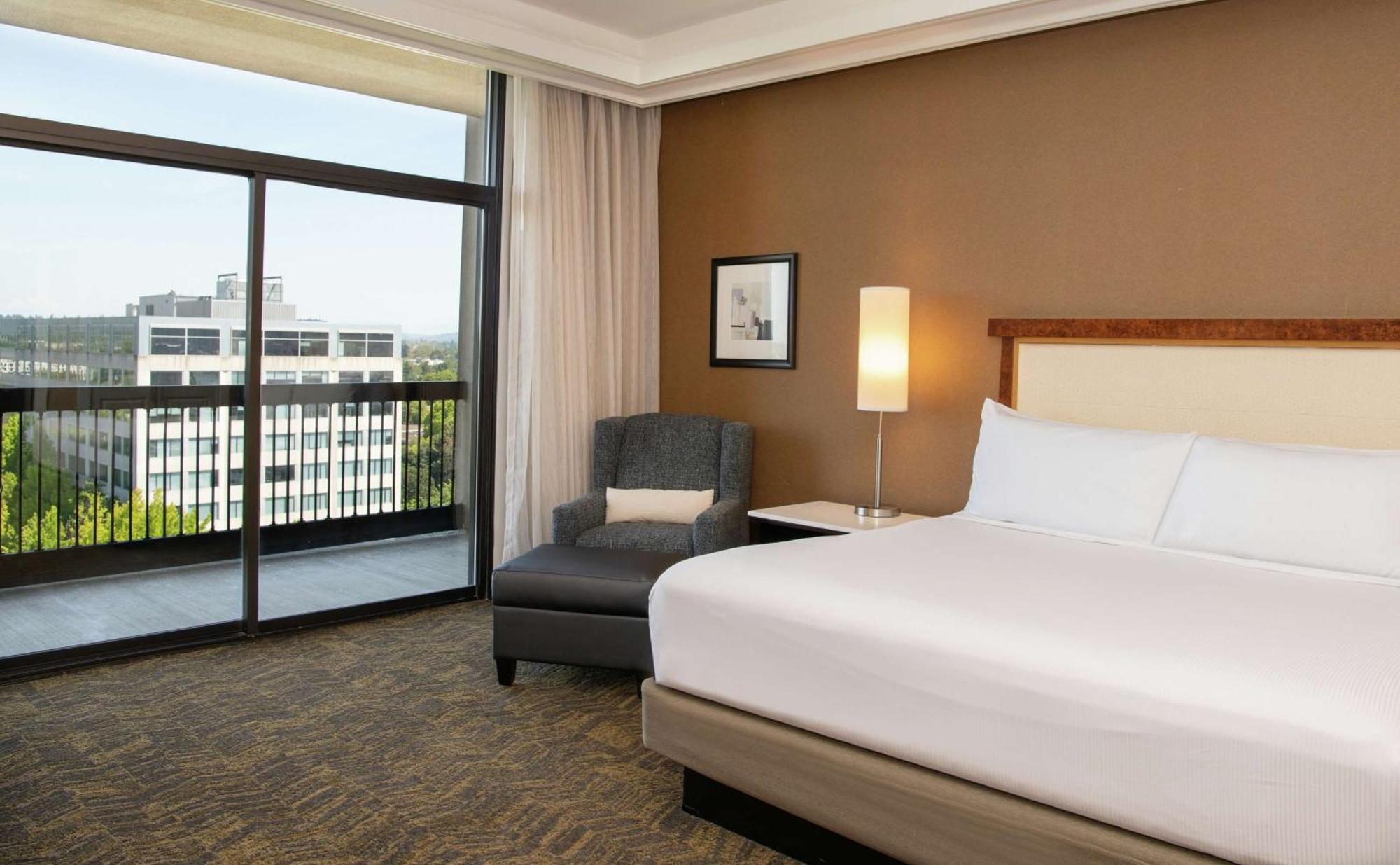 Hotel Doubletree By Hilton Portland Esterno foto